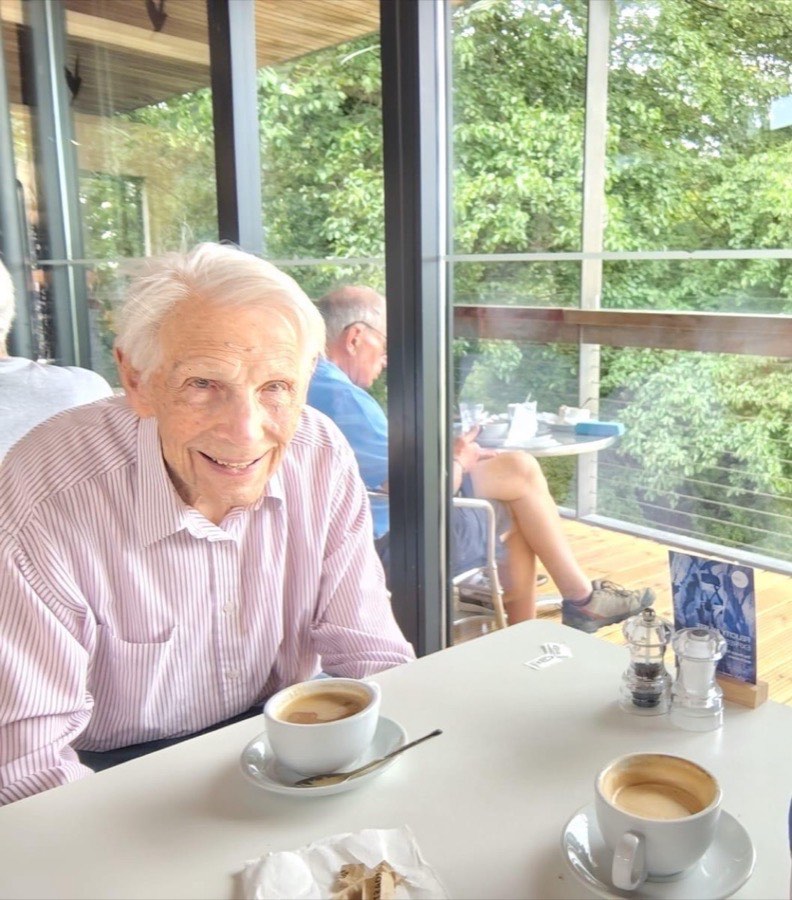 Croft Healthcare client enjoying a cafe visit